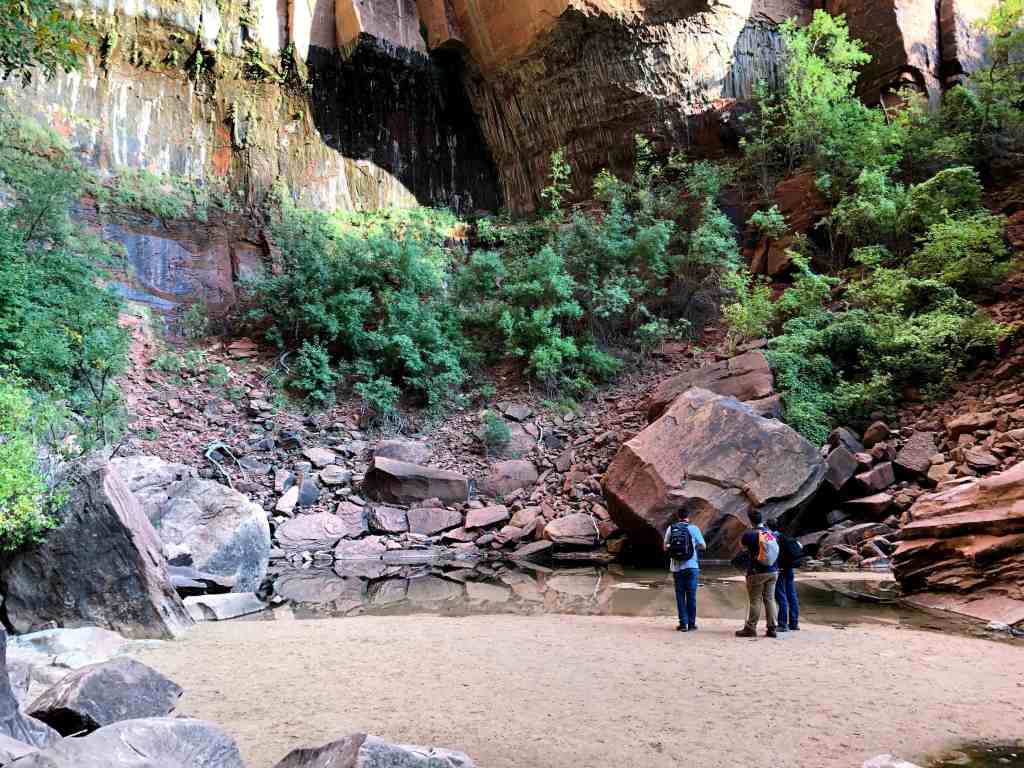 What to pack for Zion National Park - Fall in Zion 
