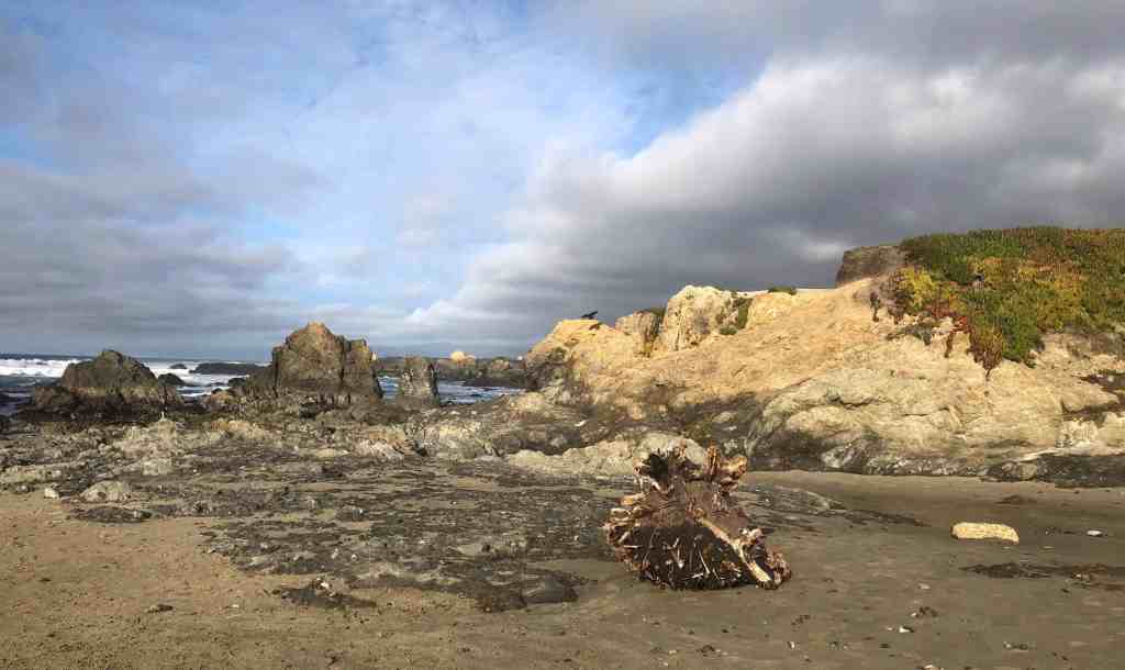 Nomading in America - Glass Beach in California